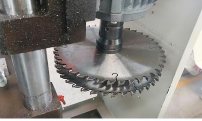 End milliing machine for aluminum profile