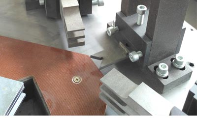 aluminum corner crimping machine positioning 